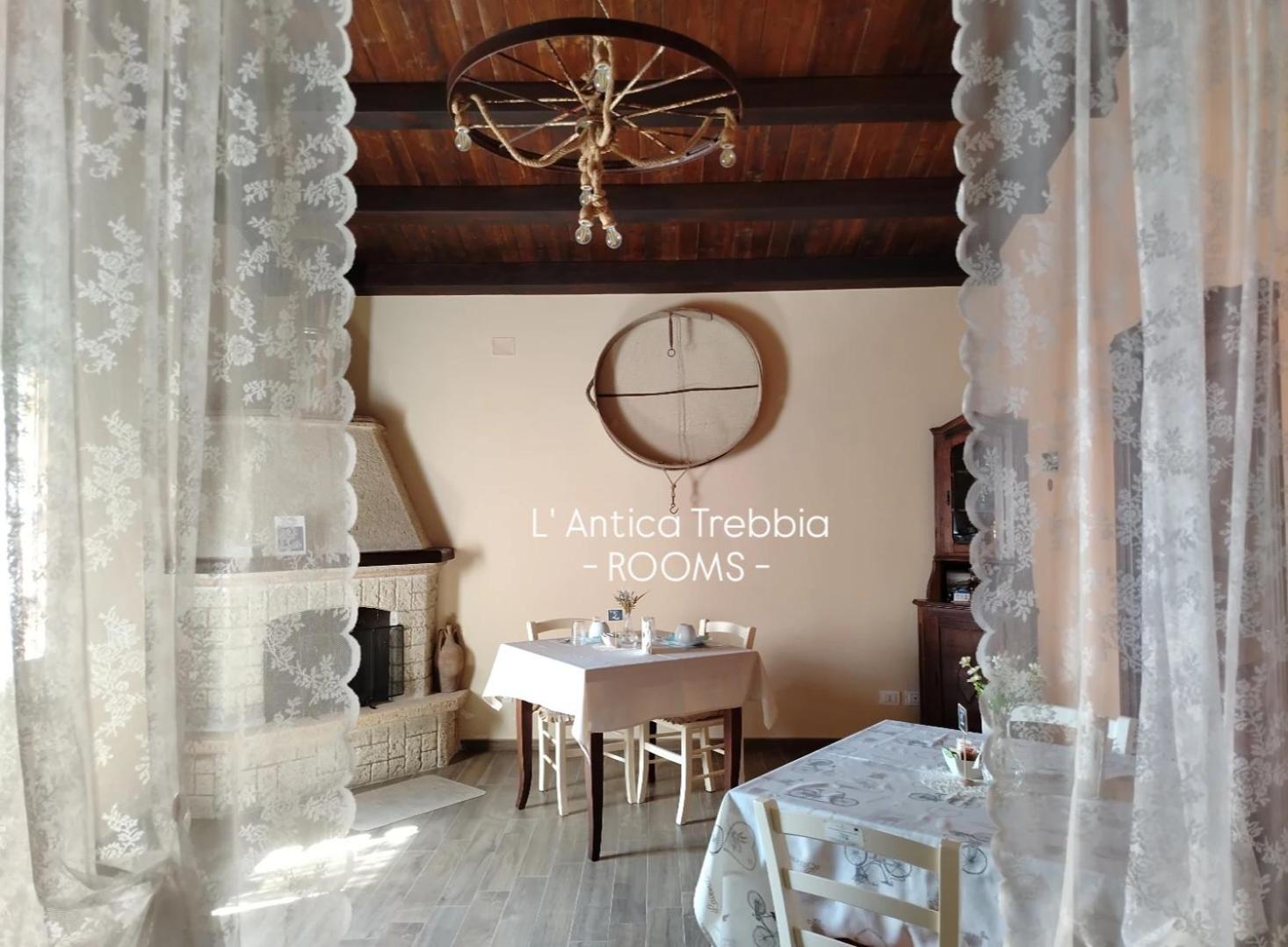 L' Antica Trebbia - Rooms 칼타니세타 외부 사진